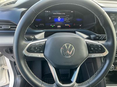 2024 Volkswagen Taos — photo 13 view