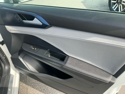 2024 Volkswagen Taos — photo 21 view