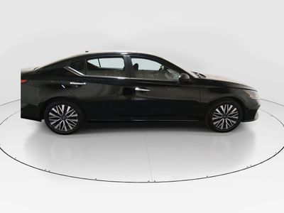 2024 Nissan Altima - Photo 8