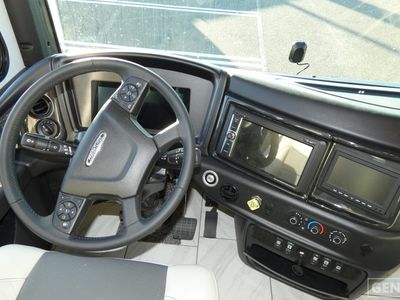 2026 Fleetwood Discovery LXE - Photo 12