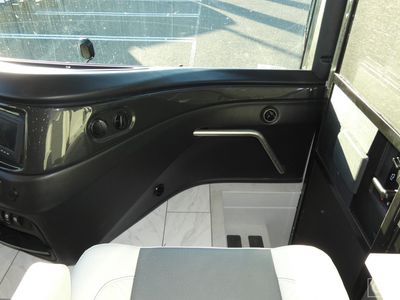 2026 Fleetwood Discovery LXE - Photo 11