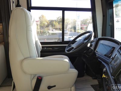 2026 Fleetwood Discovery LXE - Photo 8