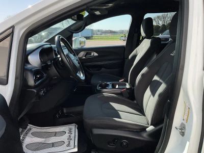 2019 Chrysler Pacifica — photo 9 view