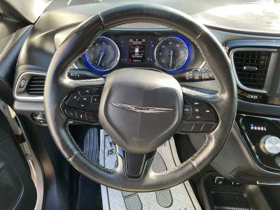 2019 Chrysler Pacifica — photo 19 view
