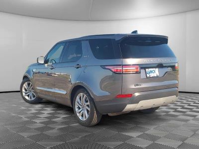 2018 Land Rover Discovery — side profile view