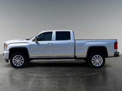 2019 GMC Sierra 2500HD — detail view