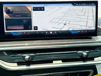 2027 BMW X6 — photo 32 view