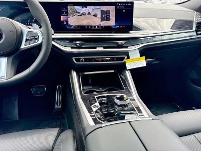 2027 BMW X6 — photo 18 view