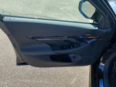 2027 BMW 5 Series — photo 12 view