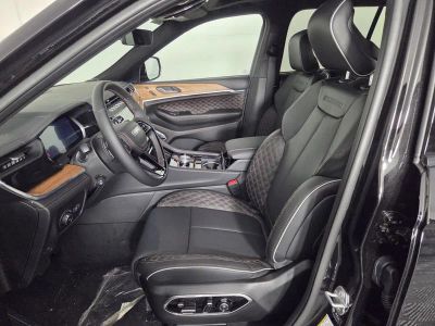 2026 Jeep Grand Cherokee — photo 9 view