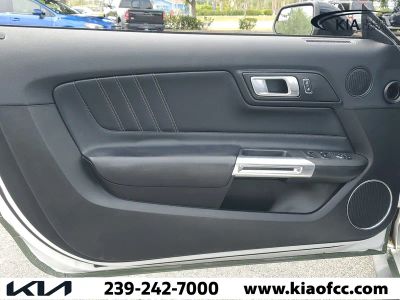 2020 Ford Mustang — photo 18 view