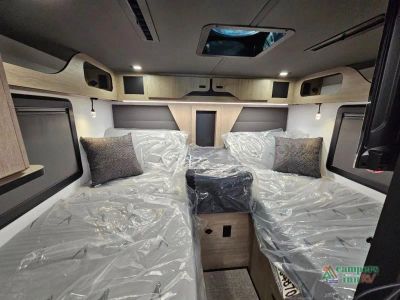 2027 Grand Design Lineage Series M — photo 45 view