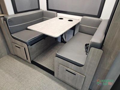 2027 Grand Design Lineage Series M — photo 38 view