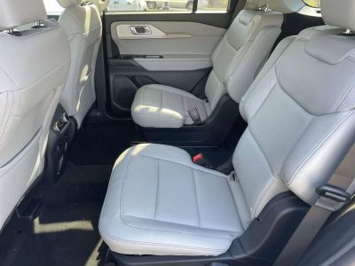 2026 Ford Explorer — photo 12 view