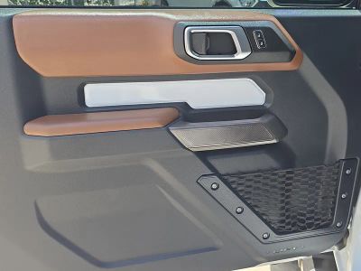 2023 Ford Bronco — photo 13 view