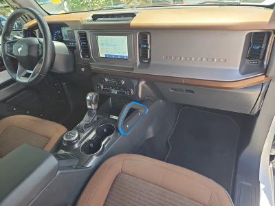 2023 Ford Bronco — photo 11 view