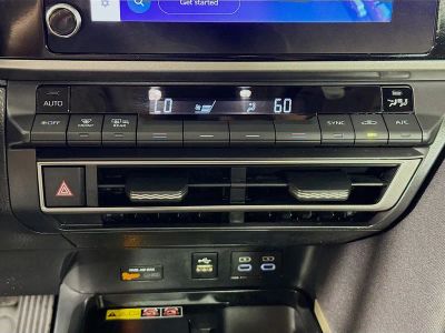 2025 Toyota Camry — photo 14 view