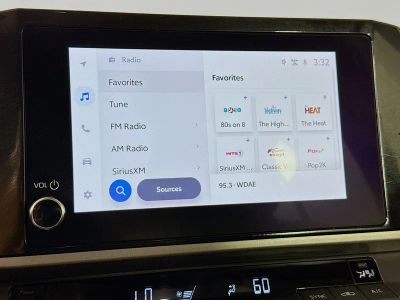 2025 Toyota Camry — photo 13 view