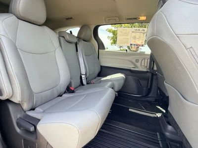 2023 Toyota Sienna XLE - Photo 11