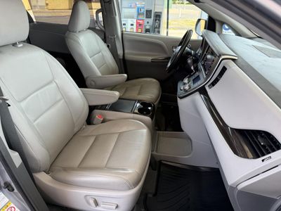 2018 Toyota Sienna - Photo 17