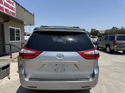 2018 Toyota Sienna - Photo 4