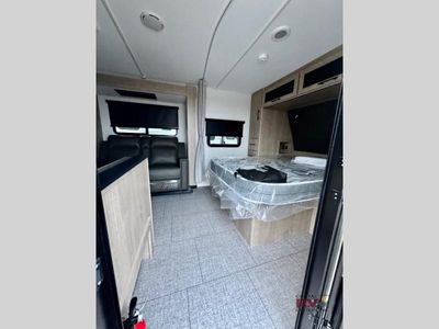 2025 Grand Design Imagine XLS - Photo 9