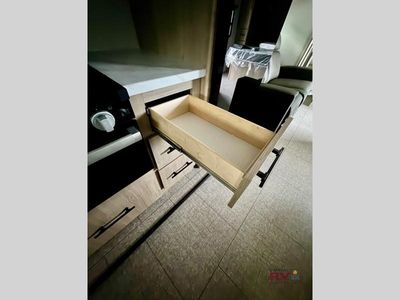 2025 Grand Design Imagine XLS - Photo 26