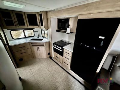2025 Grand Design Imagine XLS - Photo 20