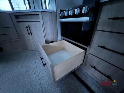 2025 Grand Design Imagine XLS - Photo 24