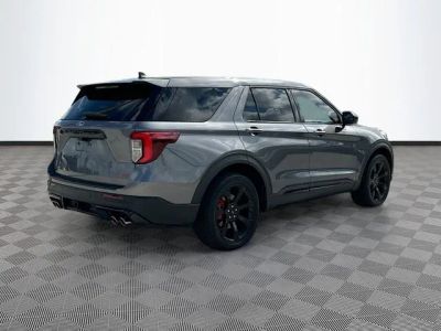 2022 Ford Explorer — detail view