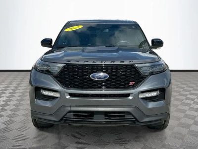 2022 Ford Explorer — side profile view