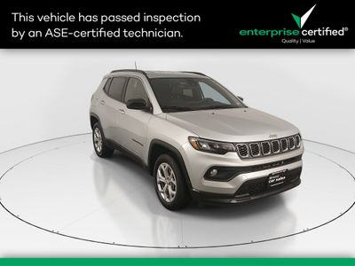 2024 Jeep Compass Latitude 4x4 — front three-quarter view