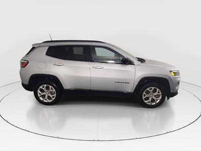 2024 Jeep Compass — photo 8 view