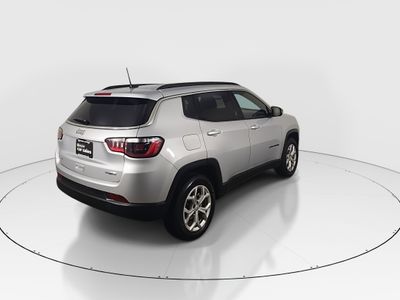 2024 Jeep Compass — photo 7 view