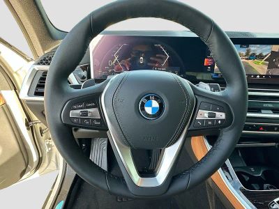 2026 BMW X5 — photo 8 view