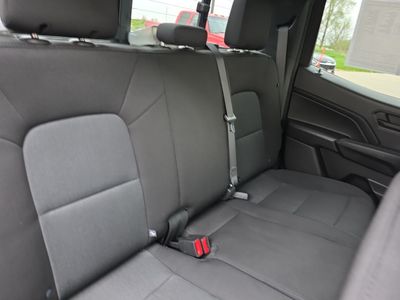 2023 Chevrolet Colorado — photo 14 view