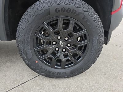 2023 Chevrolet Colorado — photo 16 view