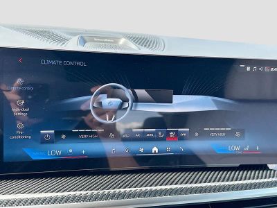 2026 BMW X7 — photo 14 view