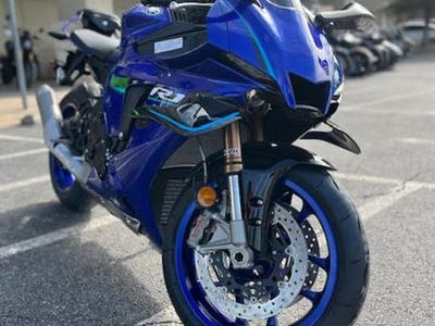 2026 Yamaha YZF-R1 - Photo 4