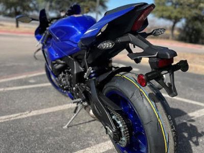 2026 Yamaha YZF-R1 - Photo 8