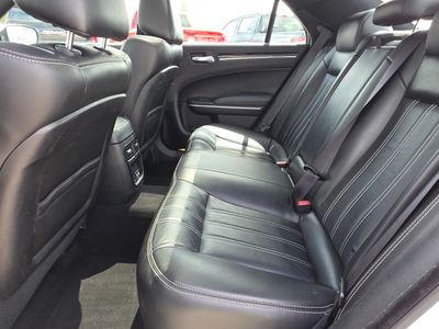 2023 Chrysler 300 — photo 17 view