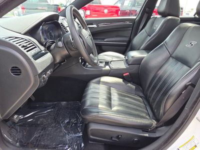2023 Chrysler 300 — photo 22 view