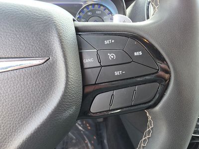 2023 Chrysler 300 — photo 28 view