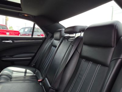 2023 Chrysler 300 — photo 16 view