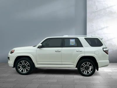 2023 Toyota 4Runner - Photo 3