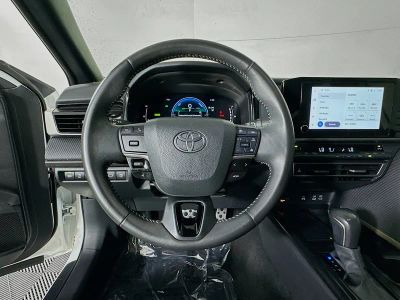 2025 Toyota Camry — photo 15 view