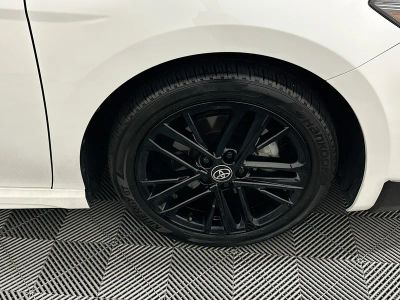 2025 Toyota Camry — photo 11 view