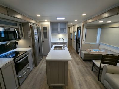 2025 Alliance RV Avenue - Photo 2