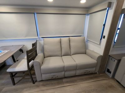2025 Alliance RV Avenue - Photo 18