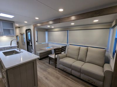 2025 Alliance RV Avenue - Photo 13